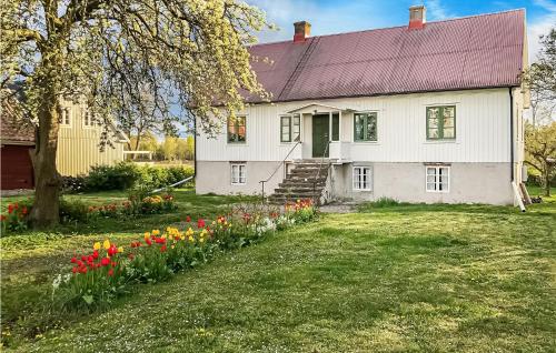 2 Bedroom Beautiful Home In Kpingsvik