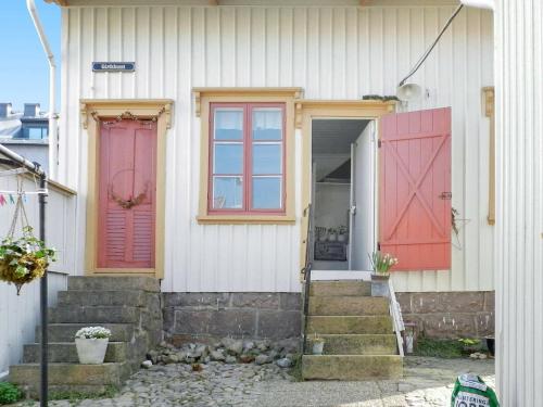 6 person holiday home in LYSEKIL