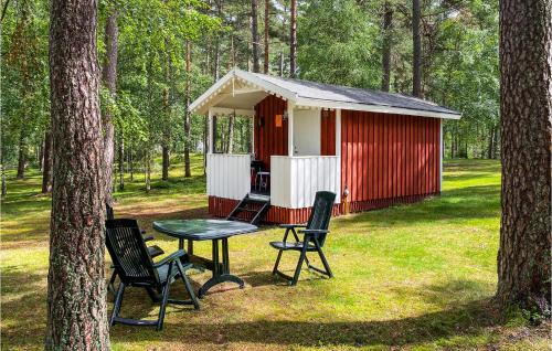 Cozy Home In Ljungby With Kitchen